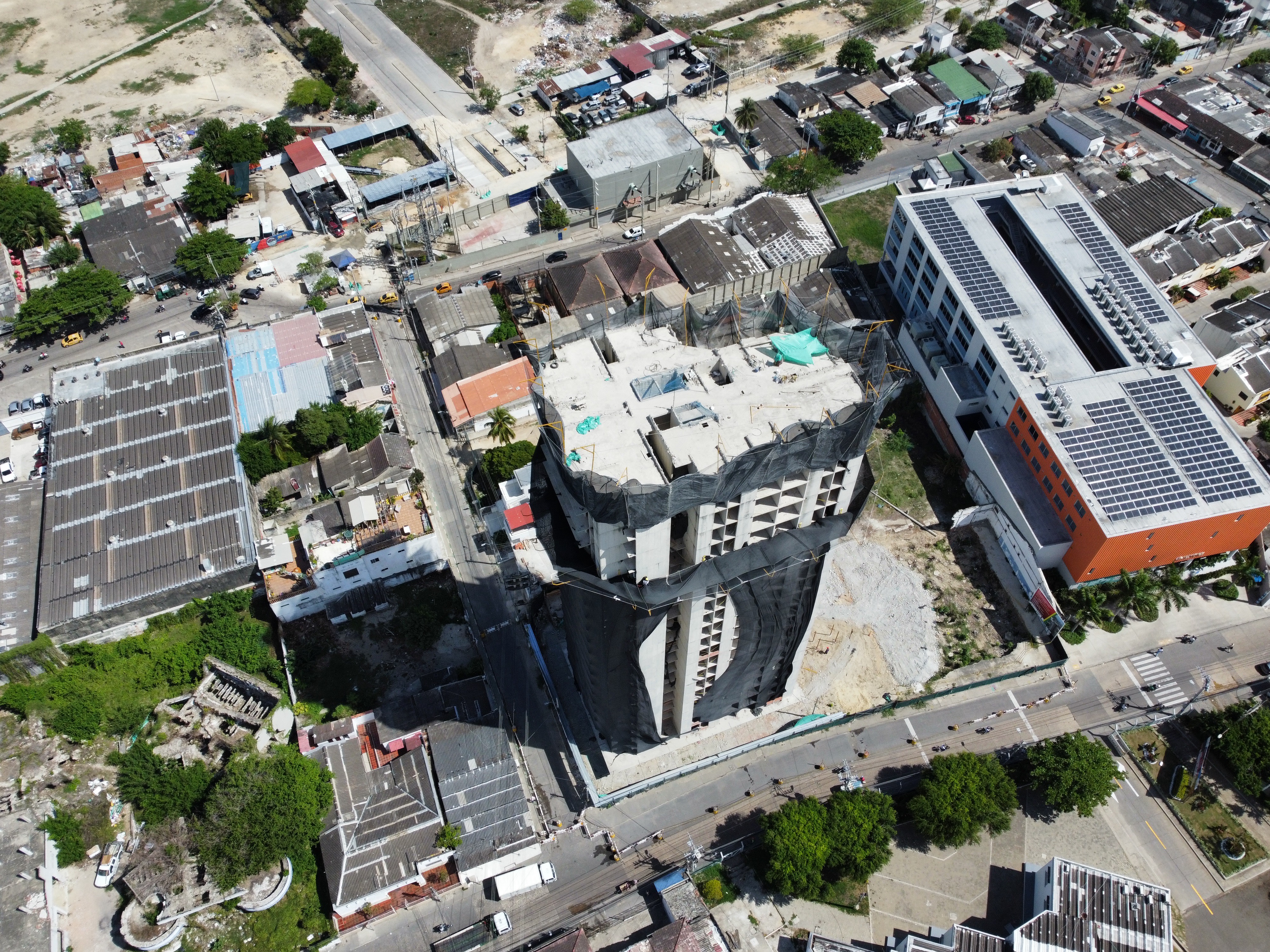Demolición del Edificio Acuarela